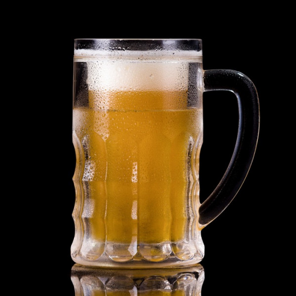 Lodowa szklanka do piwa wykonana z akrylu, 600 ml.