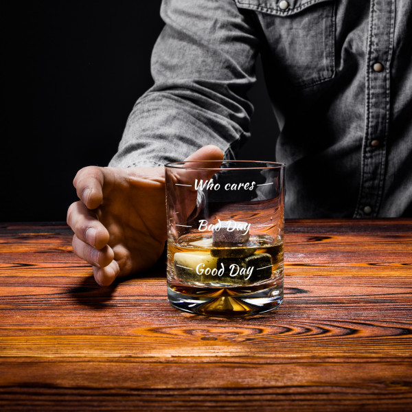Zestaw szklaneczek do whisky „Who cares”