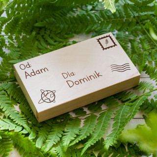 Drewniane pudełko na pieniądze „List” z Twoimi wybranymi imionami