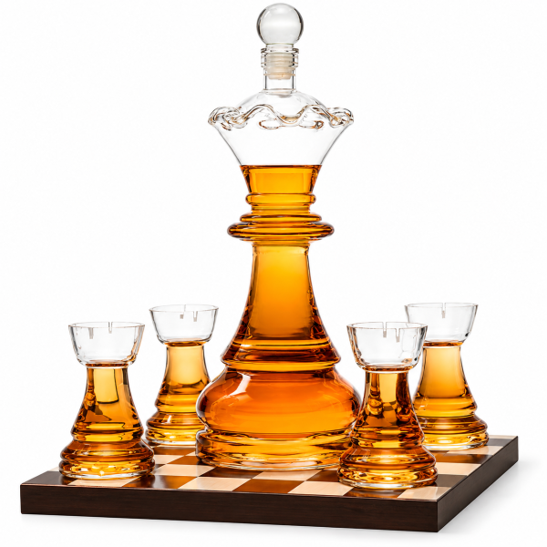 Zestaw karafki i 4 kieliszków "Royal Chess"