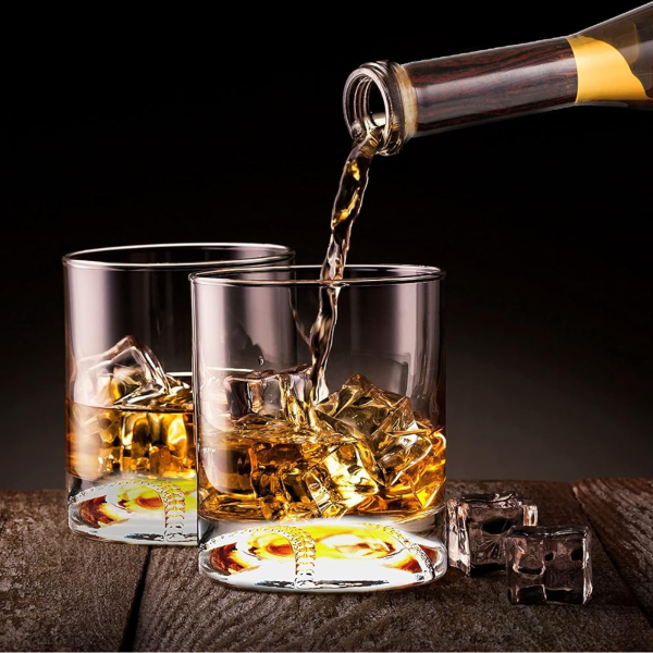 Zestaw karafki ze stojakiem w formie broni i 4 szklanek "Baseball bat"