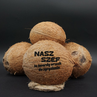 Grawerowany kokos "Twardy orzeszek"
