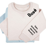 Pastelowa "Sully" bluza UNISEX "Szefowa - na łzy pracowników” z nadrukiem na rękawie