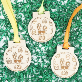 Zestaw grawerowanych drewnianych medali 3D "Mistrz toczenia jajek"
